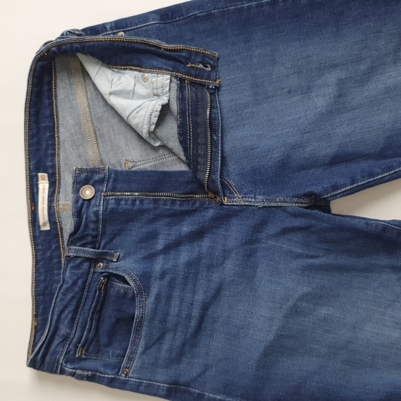 Levi's 721 High Rise Skinny Ankle Distressed Jeans - Picture 10 of 14